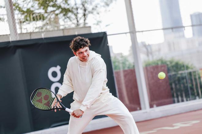 勾勒出本赛 勾勒出本赛